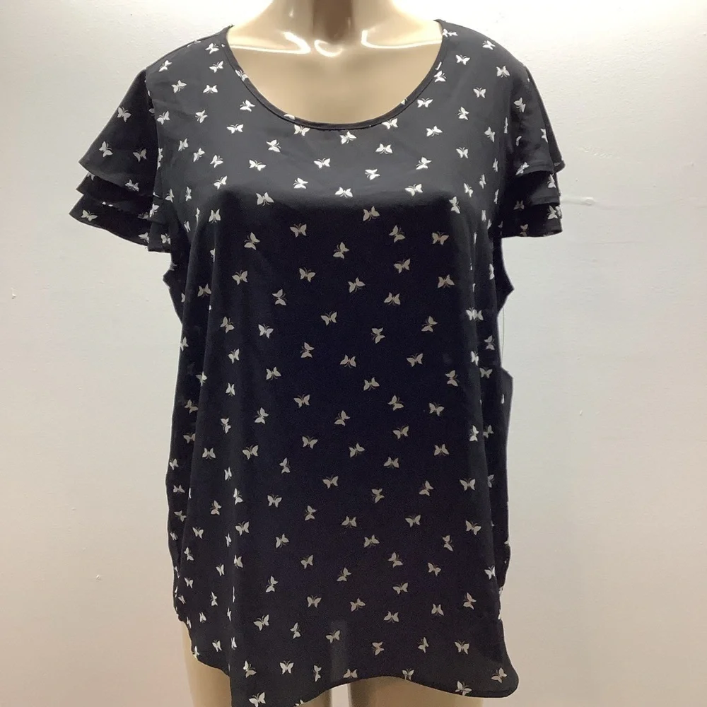Sweet Rain Size 2X Black and White Butterfly Print Blouse. New With Tags
